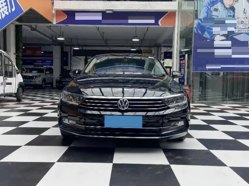 2018 VOLKSWAGEN MAGOTAN thumbnail 2