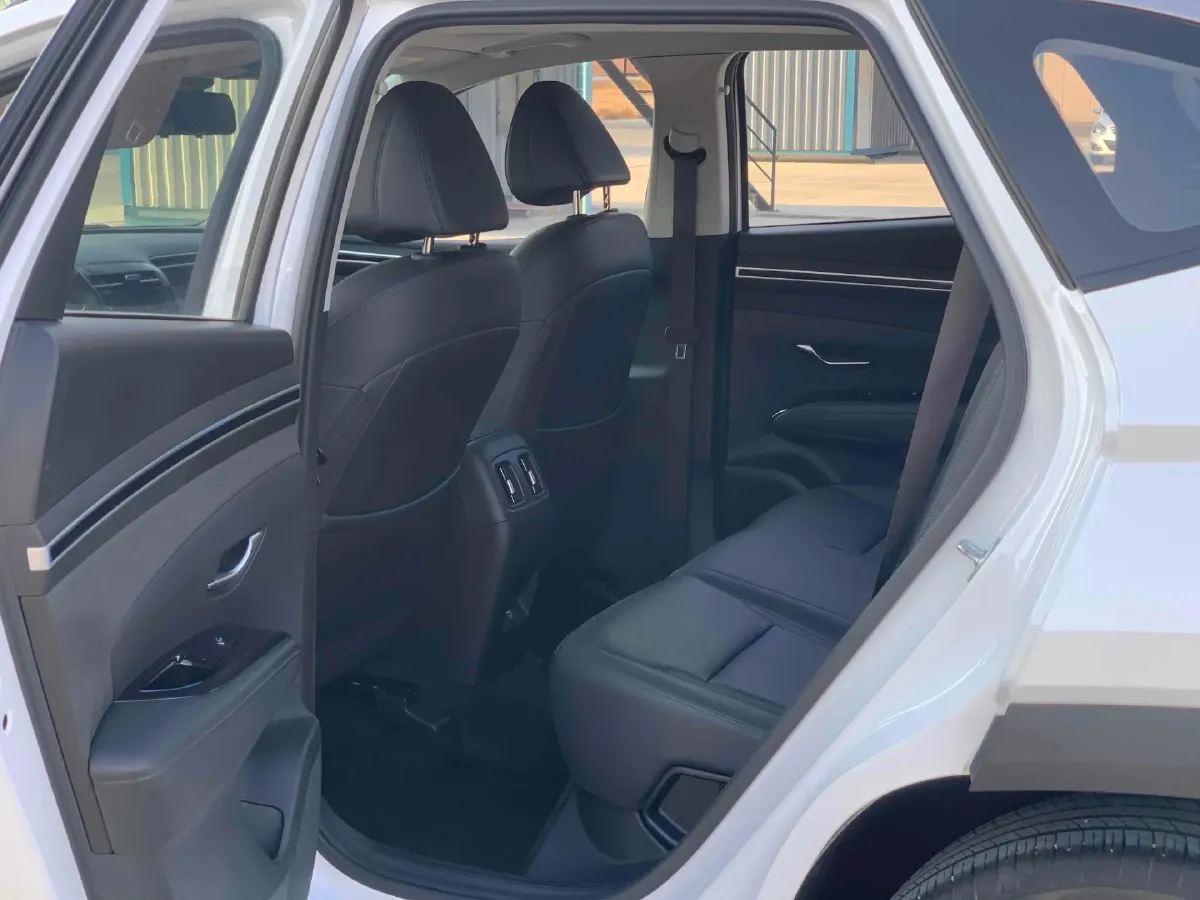 2021 Hyundai Tucson 1.5T 200HP L4 7DCT,autocango,china used car exporter,china ev exporter,chinese used car exporter,chinese used ev exporter