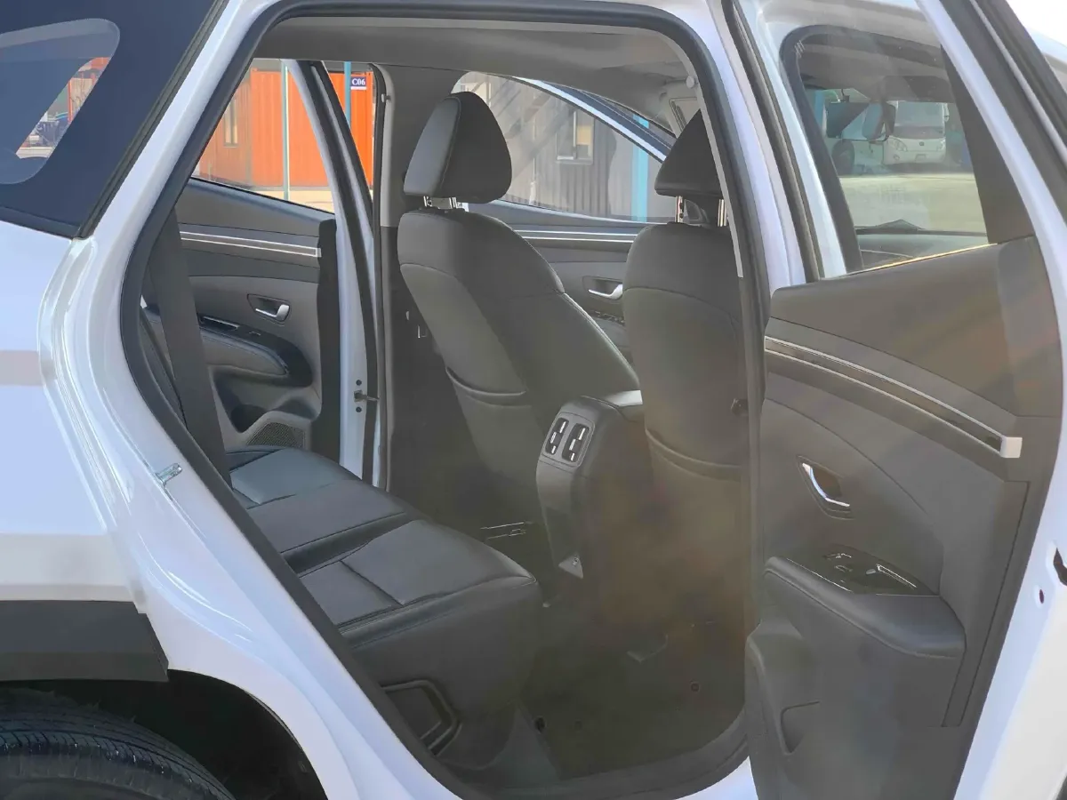 2021 Hyundai Tucson 1.5T 200HP L4 7DCT,autocango,china used car exporter,china ev exporter,chinese used car exporter,chinese used ev exporter