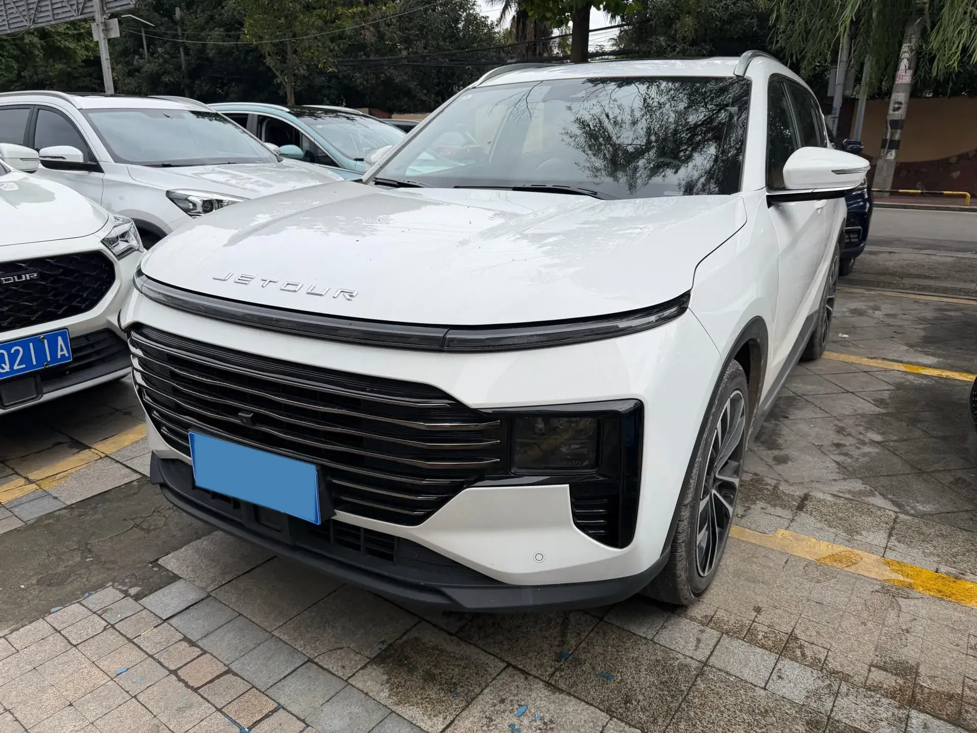 2025 JETOUR X70 view 1