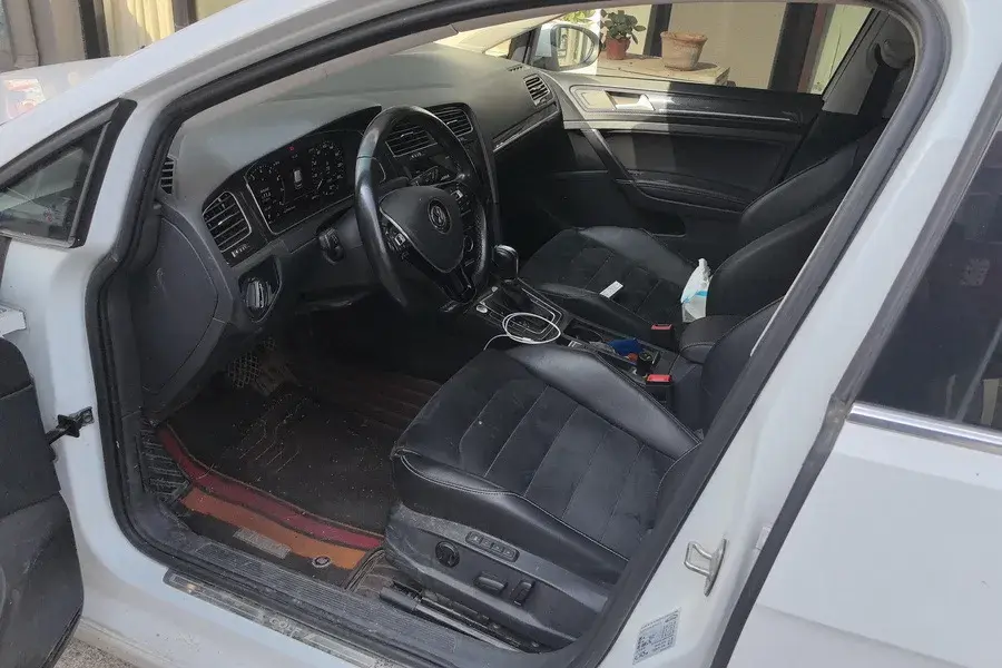 2020 VOLKSWAGEN GOLF thumbnail 3