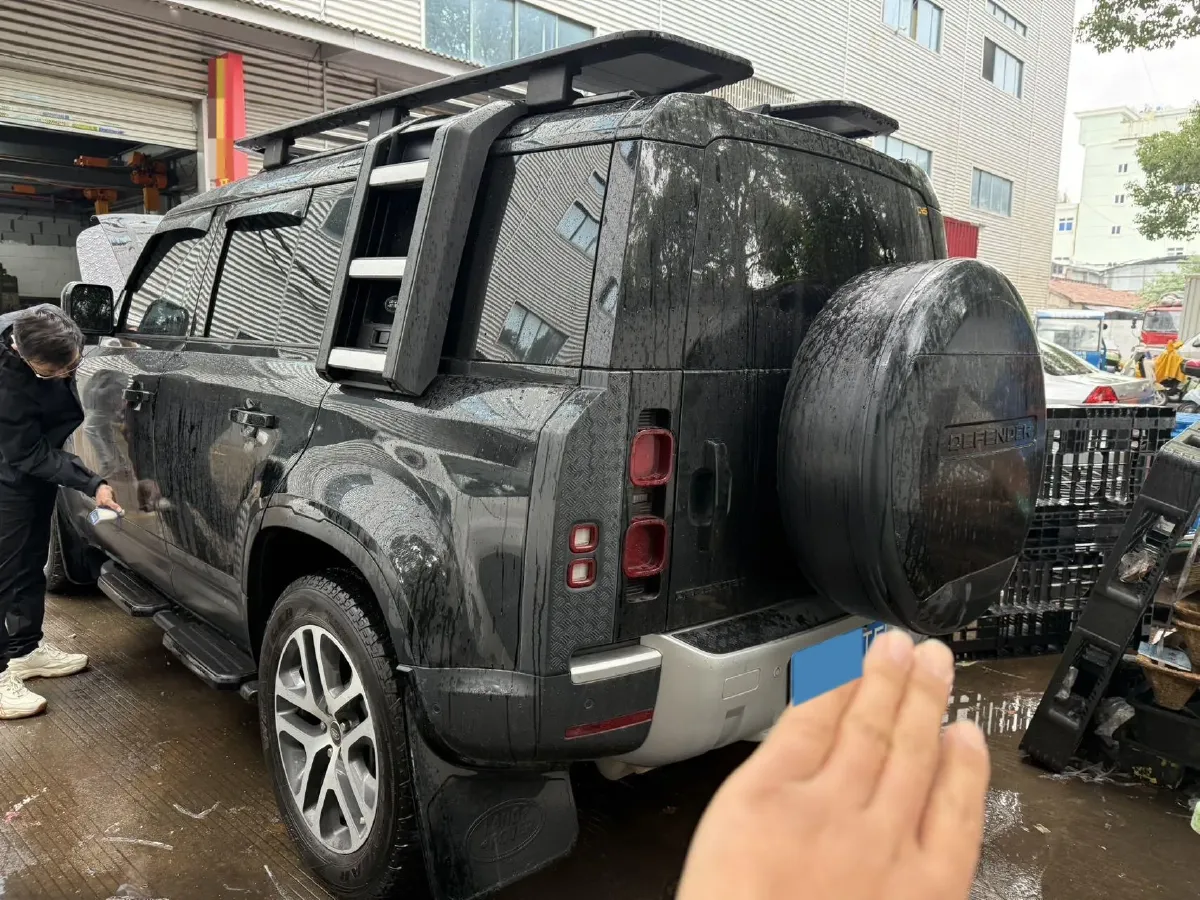 2020 Land Rover Defender 3.0T 400HP L6 8AT,autocango,china used car exporter,china ev exporter,chinese used car exporter,chinese used ev exporter