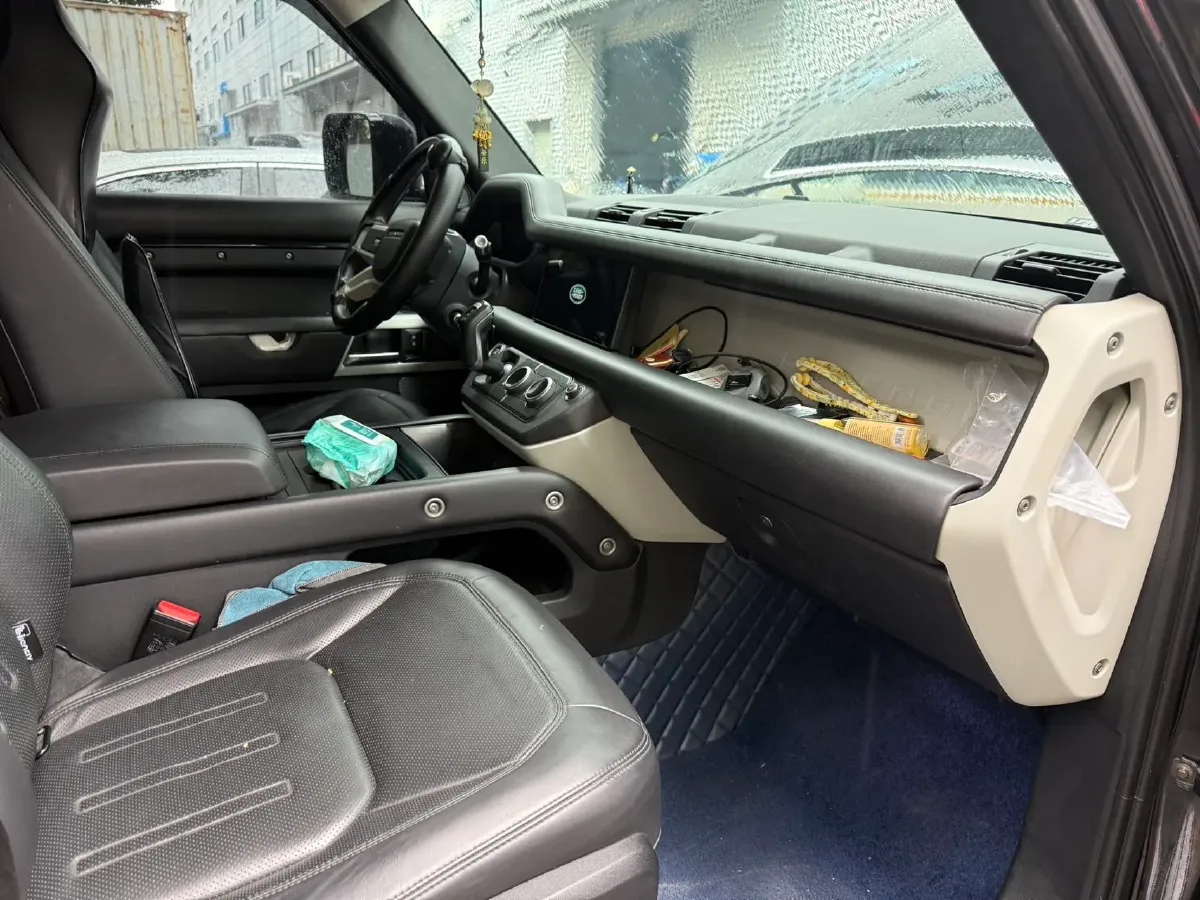 2020 Land Rover Defender 3.0T 400HP L6 8AT,autocango,china used car exporter,china ev exporter,chinese used car exporter,chinese used ev exporter