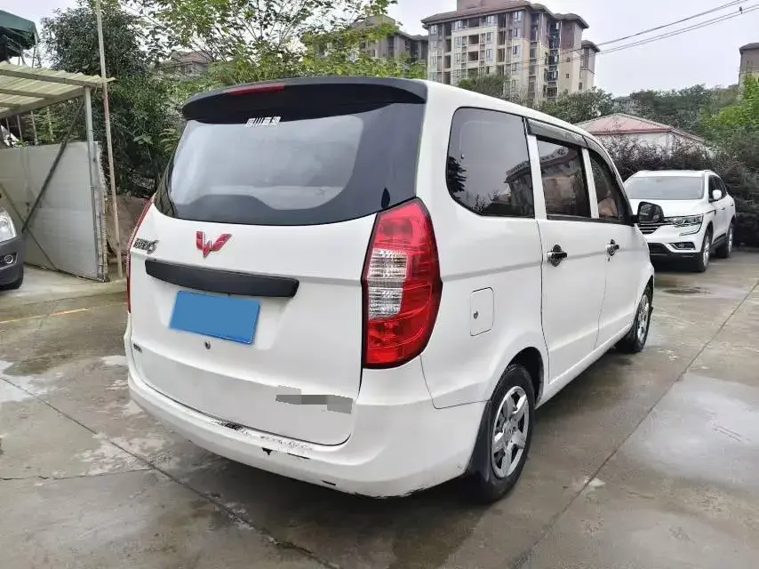 2018 WULING HONGGUANG thumbnail 4