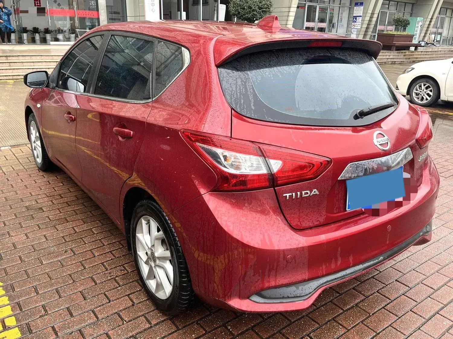 2021 NISSAN TIIDA thumbnail 2