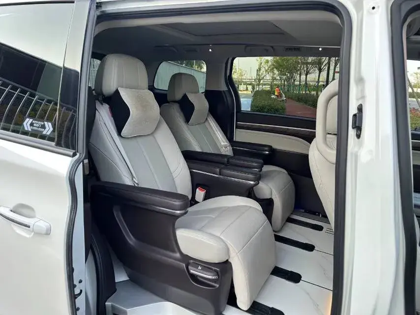 2021 GAC TRUMPCHI thumbnail 4