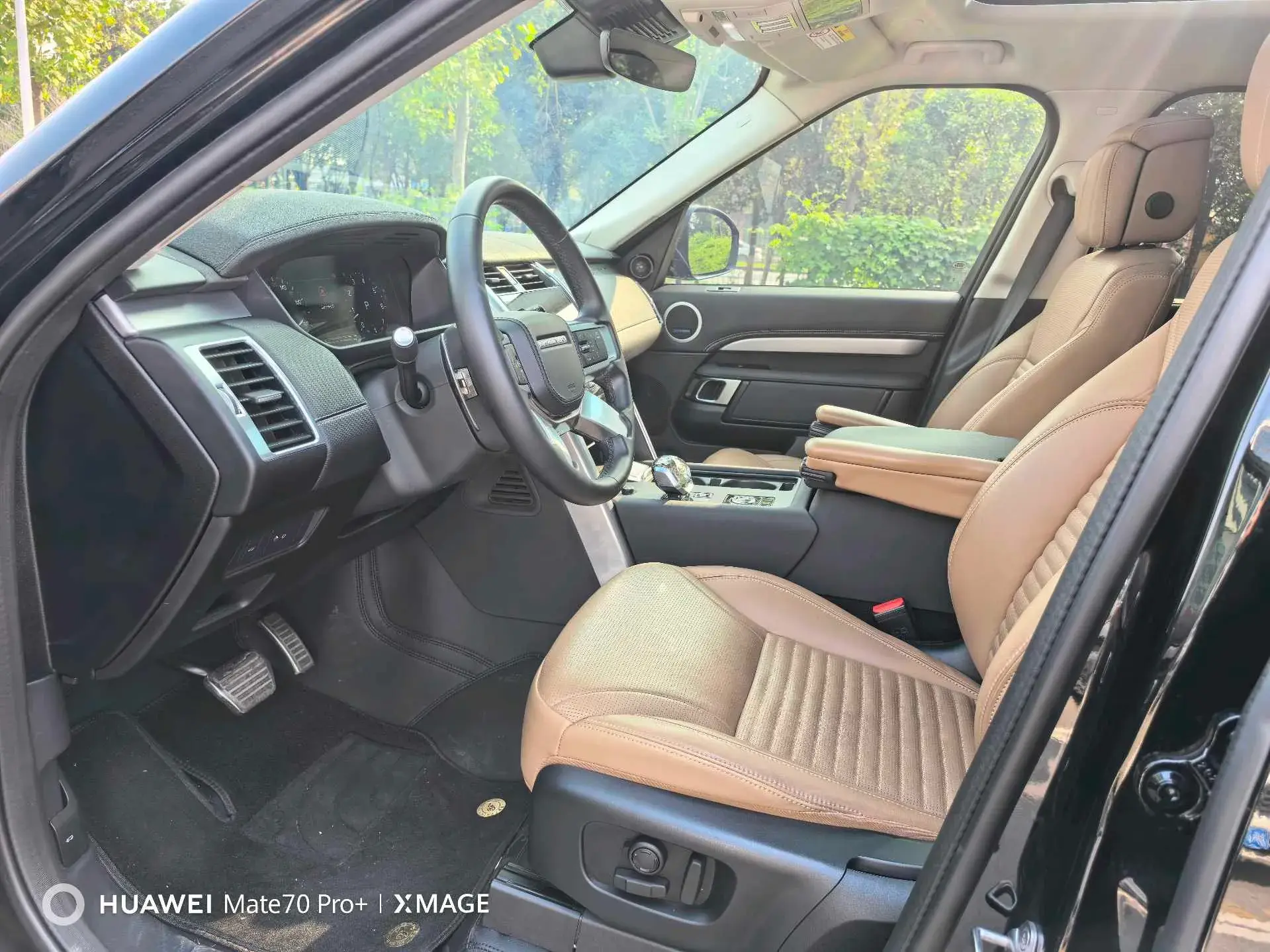 2024 LAND ROVER thumbnail 4