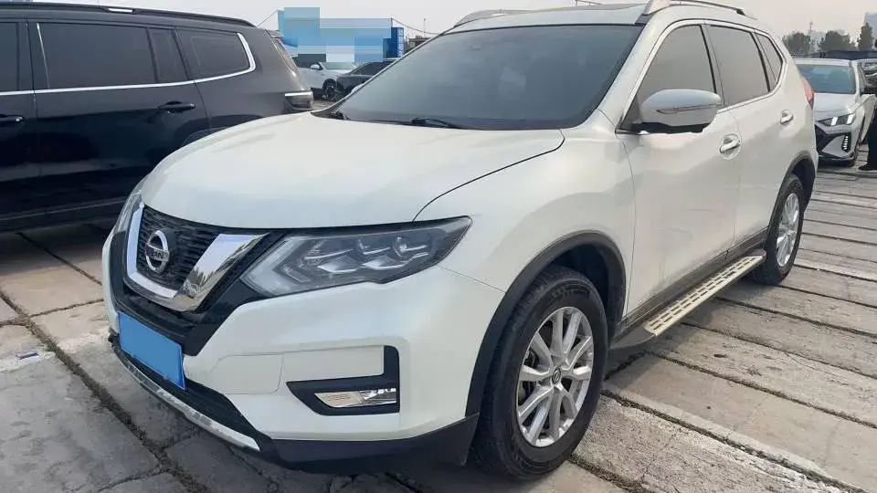 2021 NISSAN X-TRAIL view 1