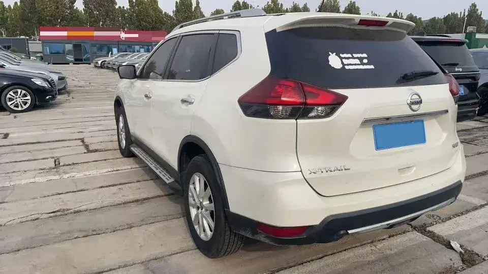 2021 NISSAN X-TRAIL thumbnail 4