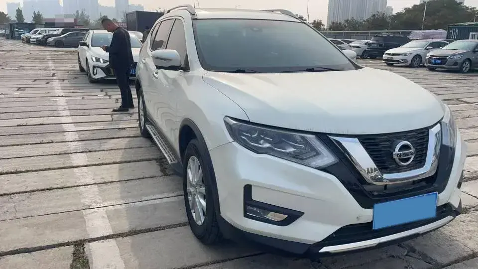 2021 NISSAN X-TRAIL thumbnail 3