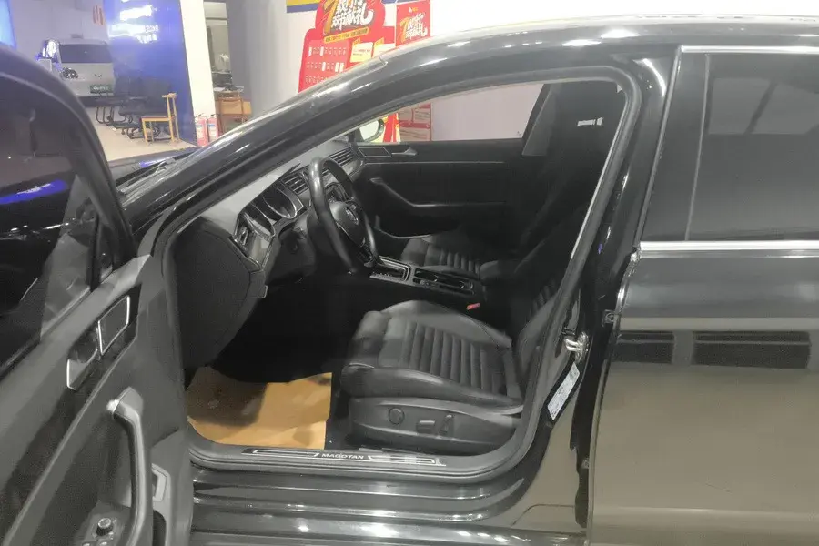 2019 VOLKSWAGEN MAGOTAN thumbnail 3