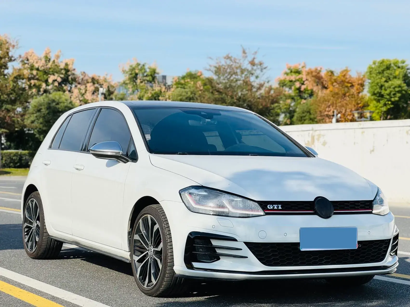 2018 VOLKSWAGEN GOLFGTI thumbnail 3