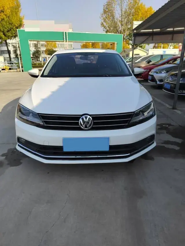 2018 VOLKSWAGEN SAGITAR thumbnail 3