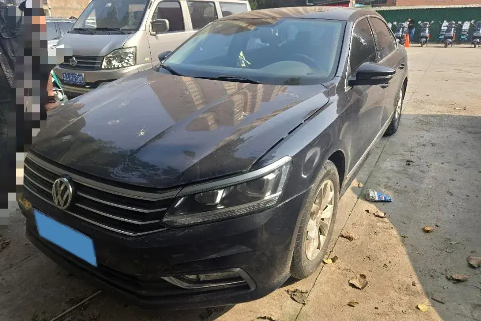 2017 VOLKSWAGEN PASSAT view 1