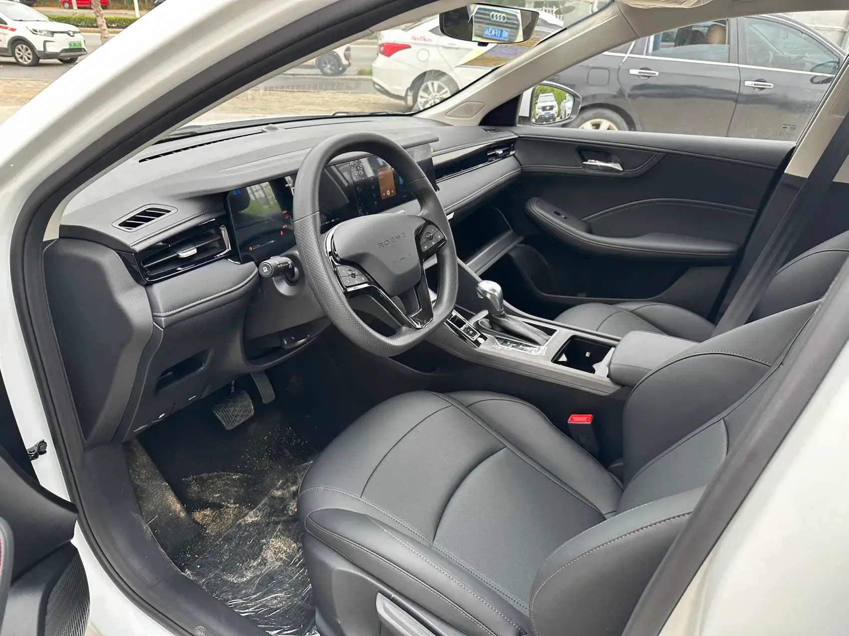 2023 ROEWE I5 thumbnail 4