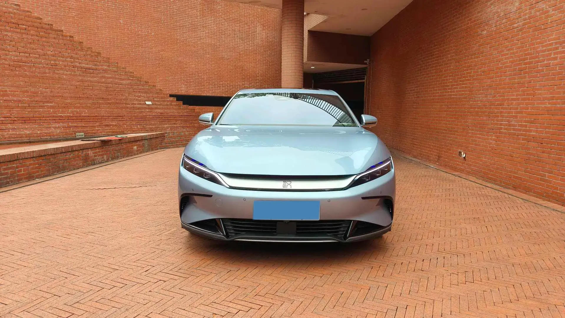 2023 BYD HAN thumbnail 2