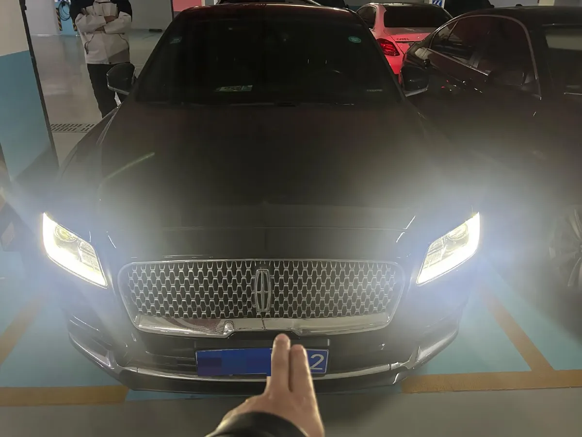 2019 Lincoln Continental 2.0T 261HP L4 6AT,autocango,china used car exporter,china ev exporter,chinese used car exporter,chinese used ev exporter