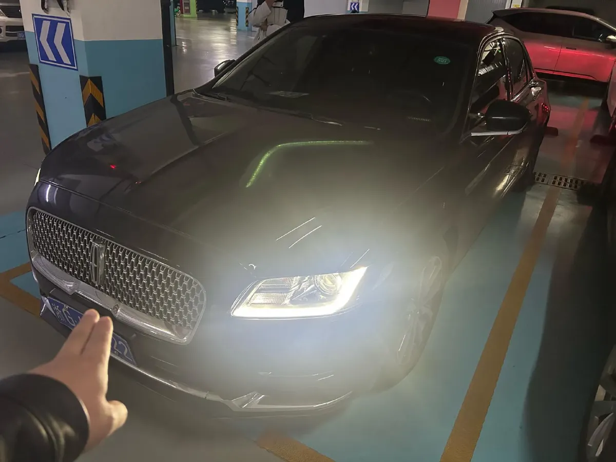 2019 Lincoln Continental 2.0T 261HP L4 6AT,autocango,china used car exporter,china ev exporter,chinese used car exporter,chinese used ev exporter