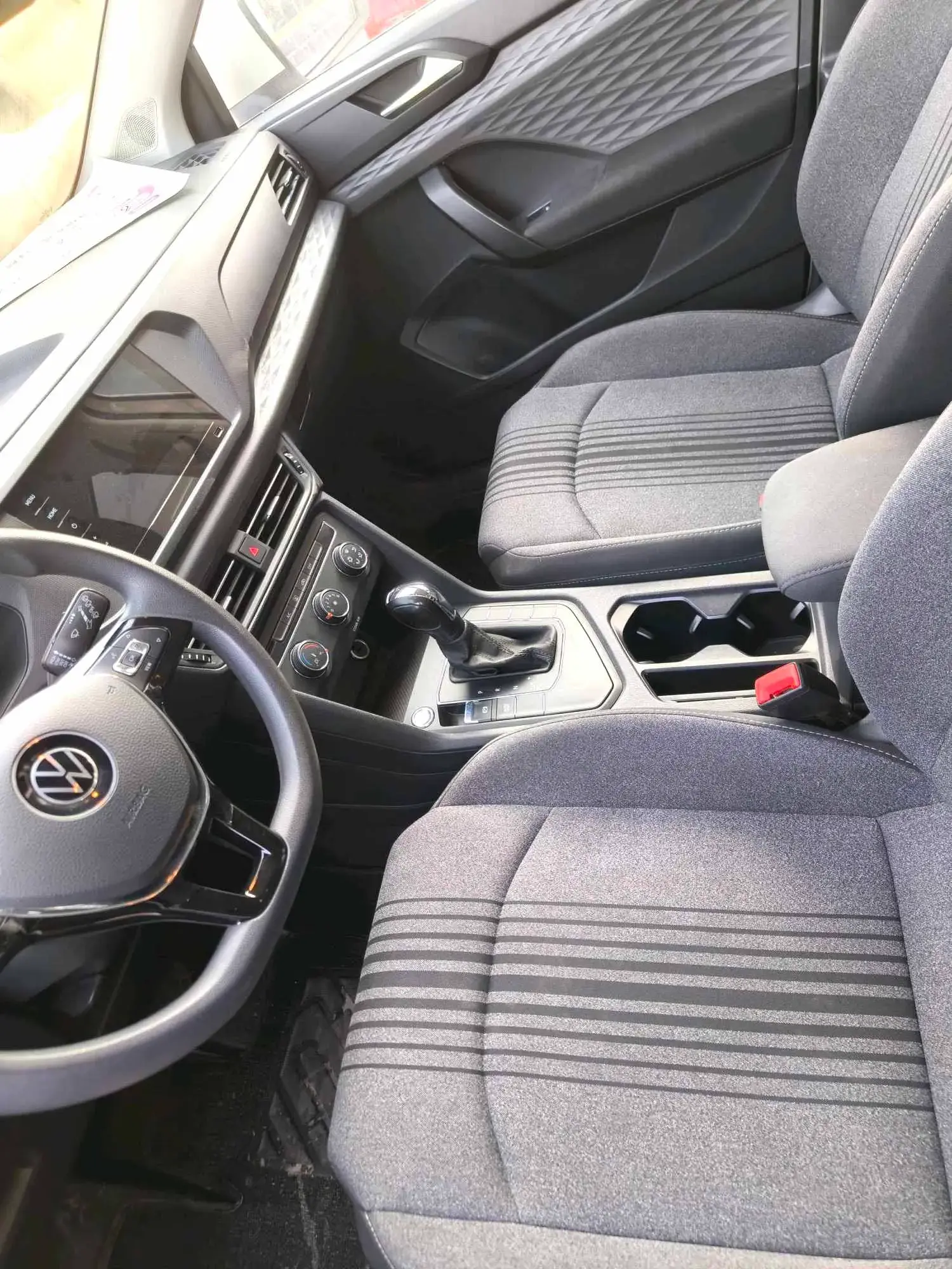 2022 VOLKSWAGEN THARU thumbnail 2