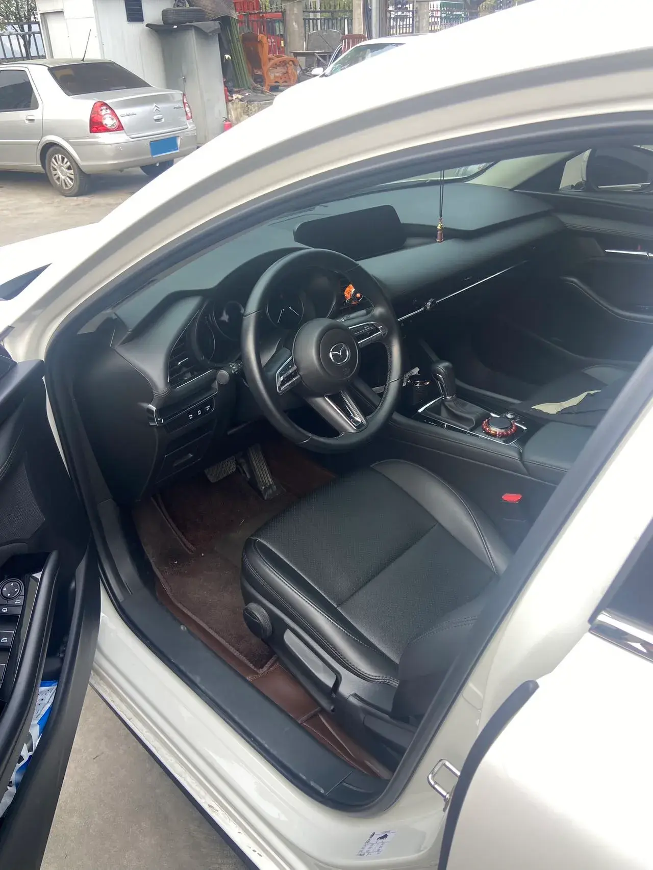 2023 MAZDA 3 thumbnail 4