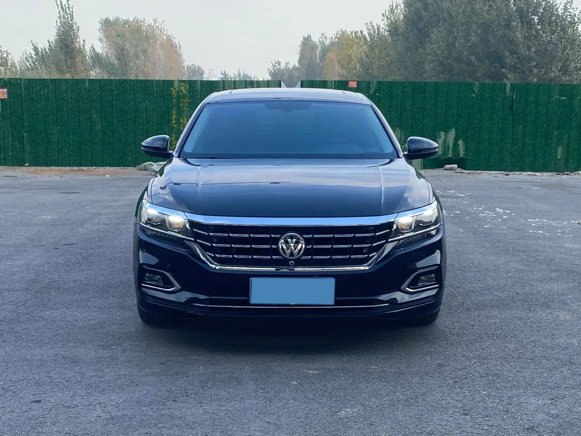 2019 VOLKSWAGEN PASSAT thumbnail 3