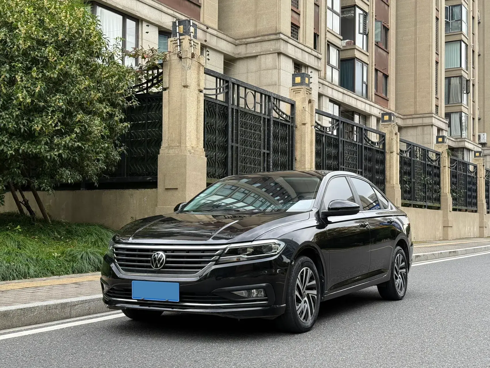 2021 VOLKSWAGEN LAVIDA view 1