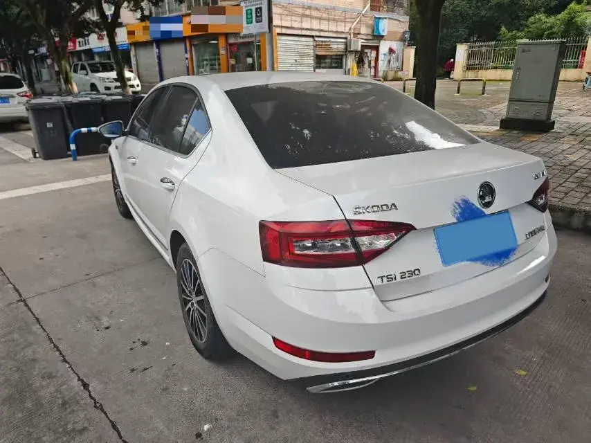 2018 SKODA OCTAVIA thumbnail 3