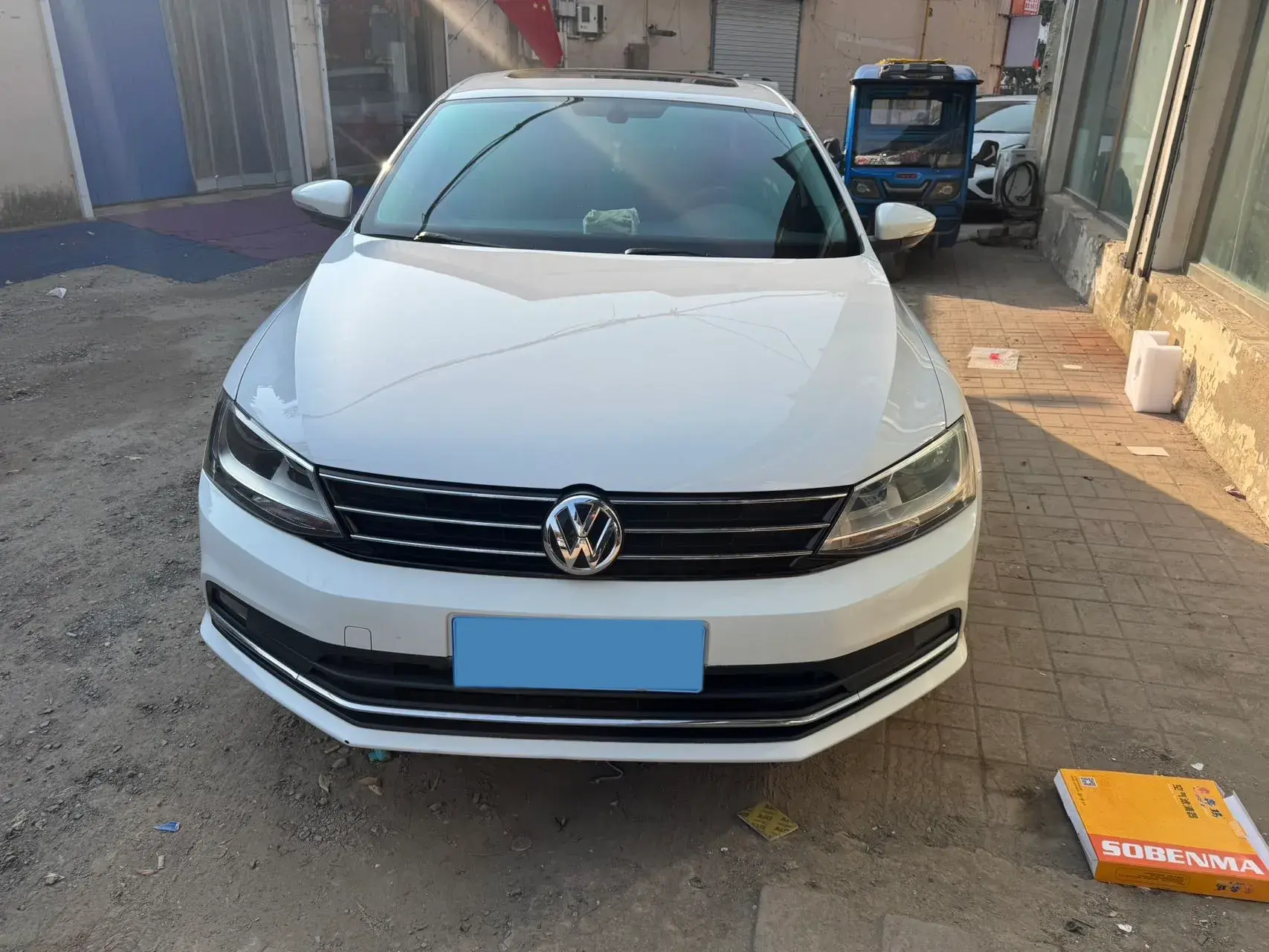 2018 VOLKSWAGEN SAGITAR thumbnail 2