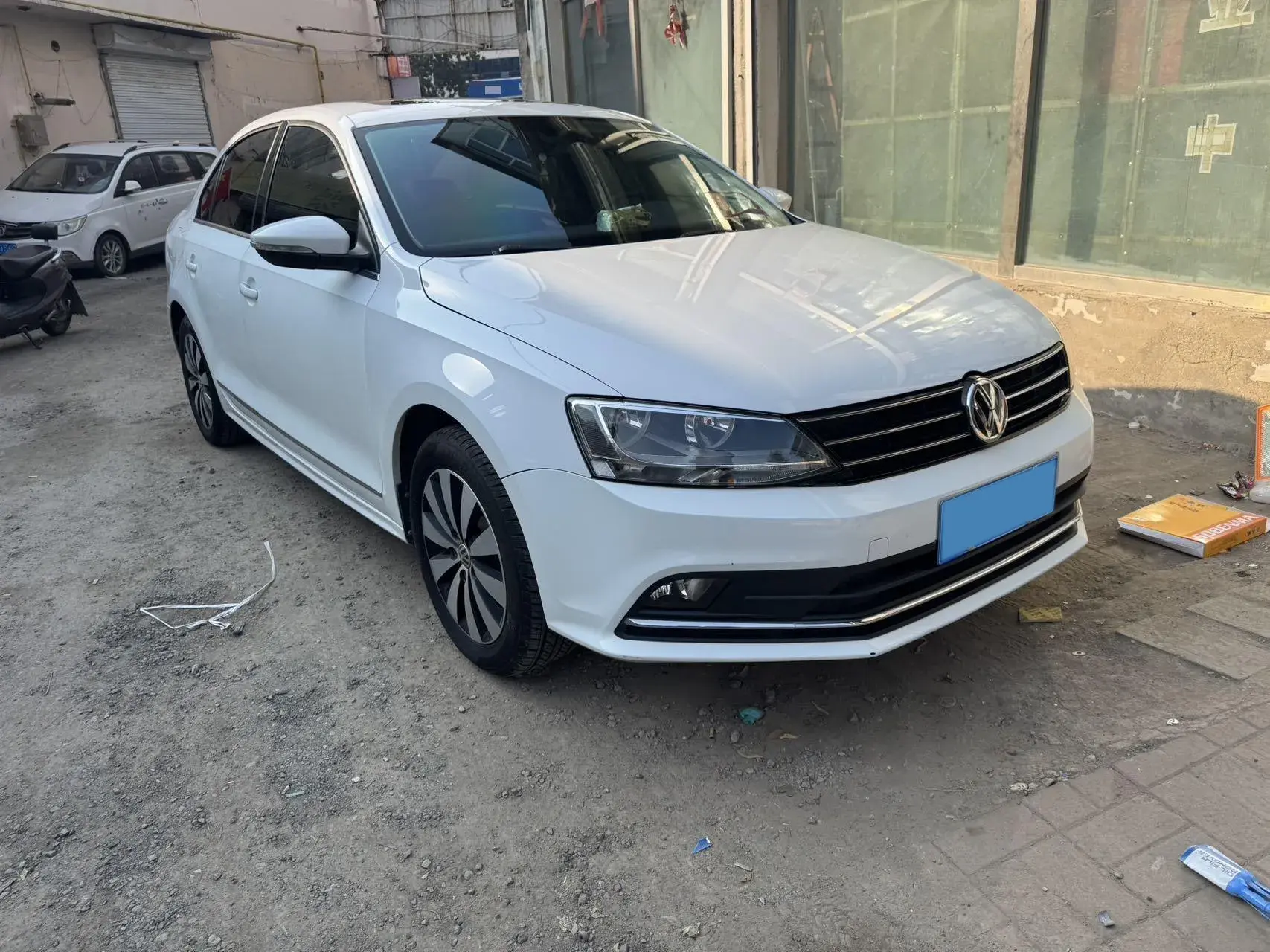 2018 VOLKSWAGEN SAGITAR thumbnail 3