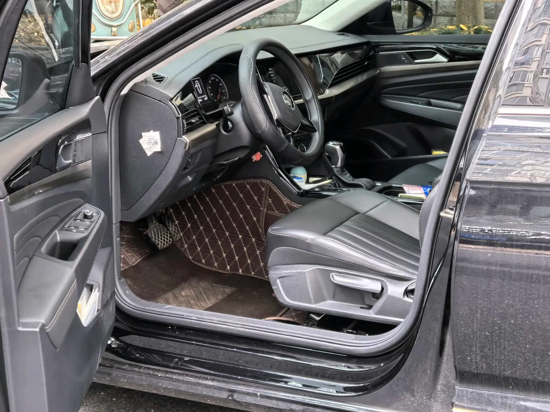 2020 VOLKSWAGEN PASSAT thumbnail 3