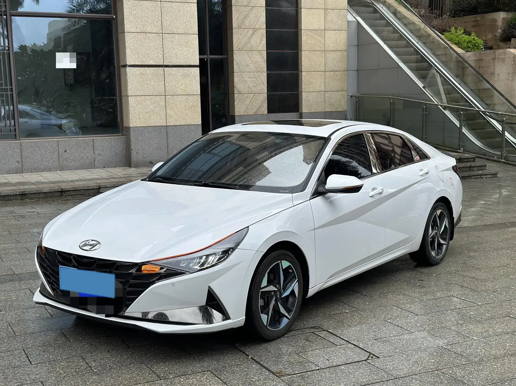 2021 HYUNDAI ELANTRA view 1