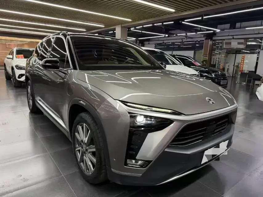 2020 NIO ES8 thumbnail 3