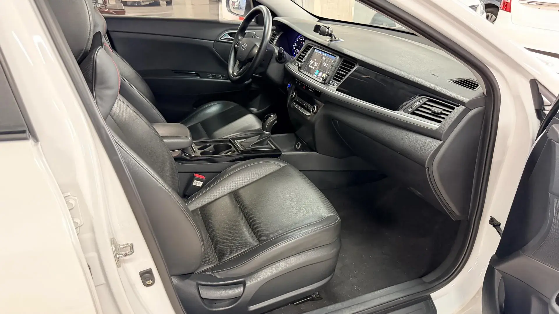 2019 HYUNDAI MISTRA thumbnail 4