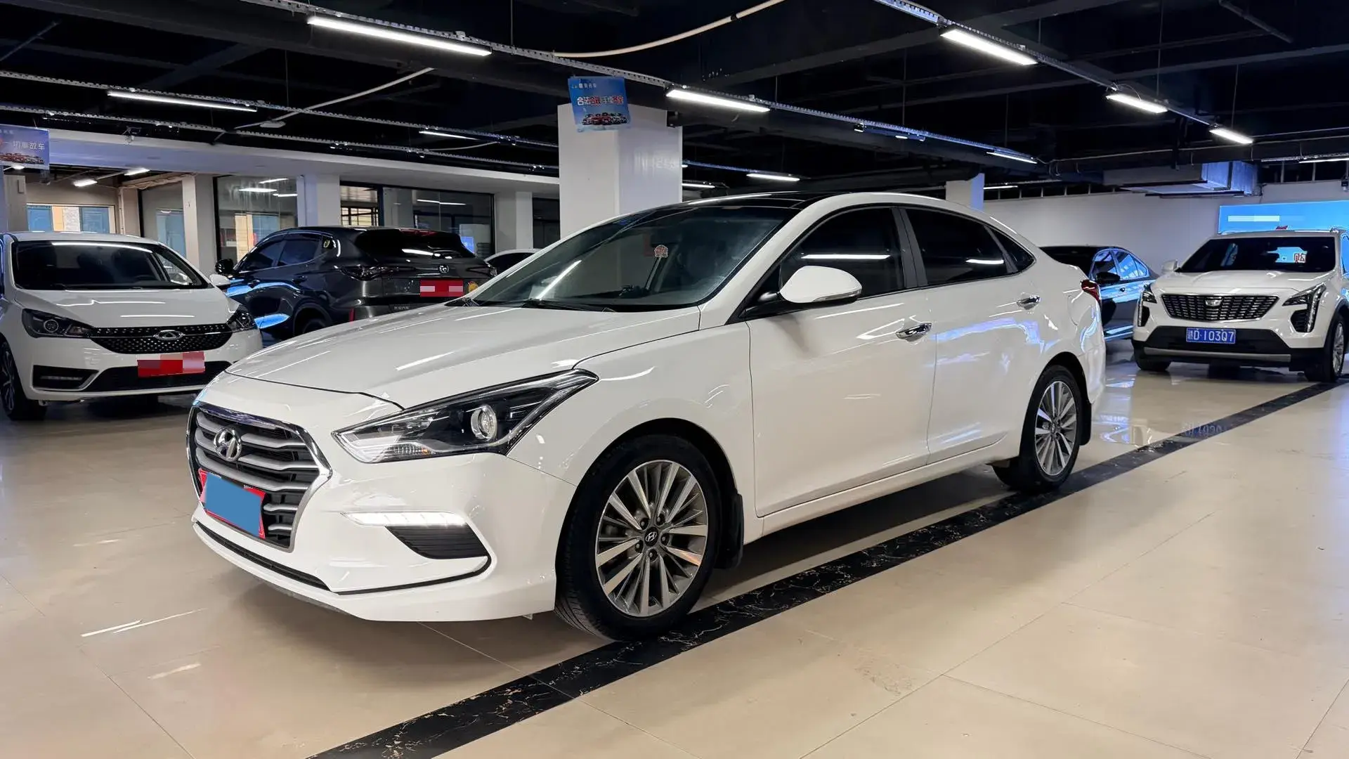 2019 HYUNDAI MISTRA view 1