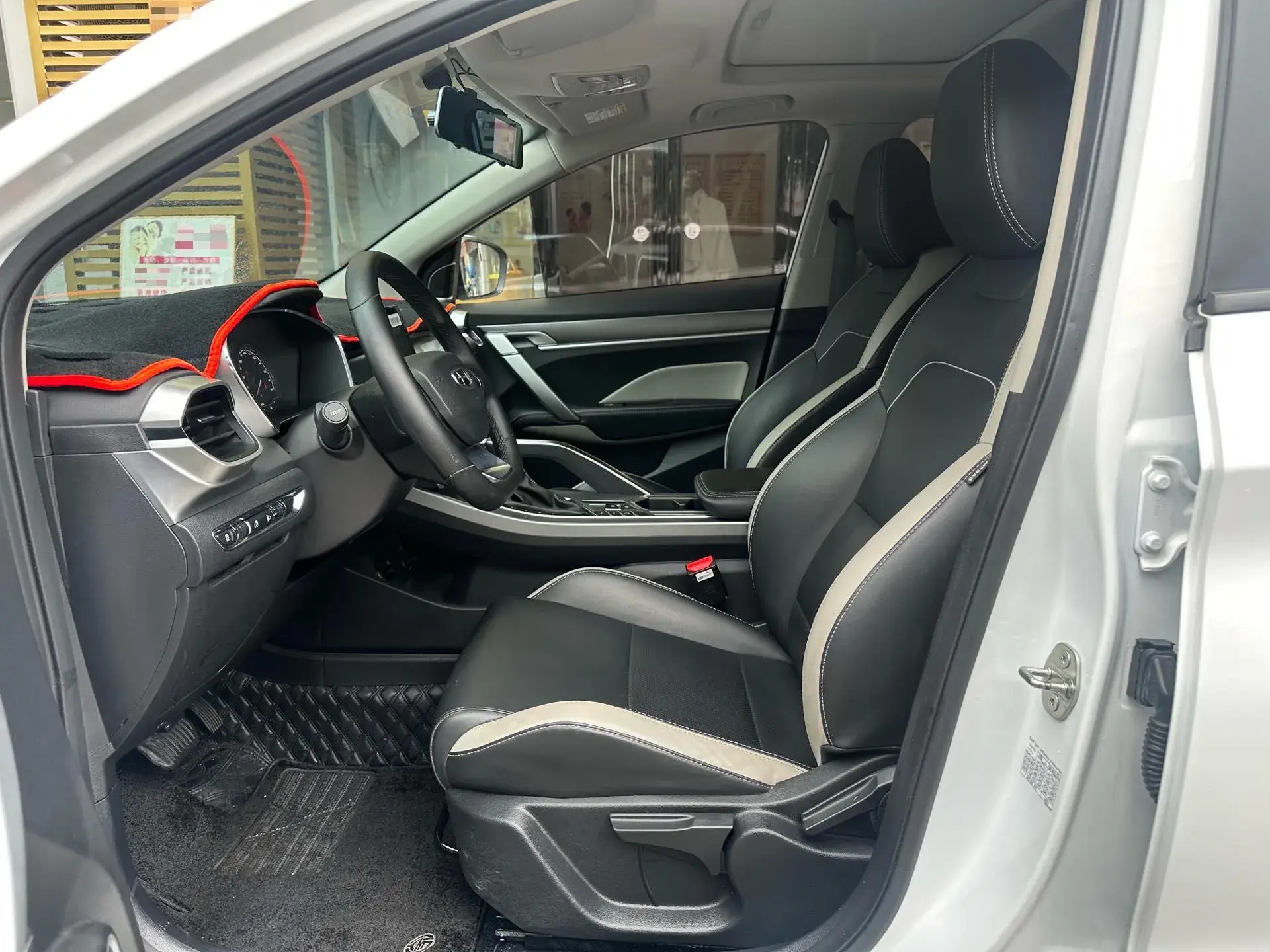 2020 GEELY COOLRAY thumbnail 4