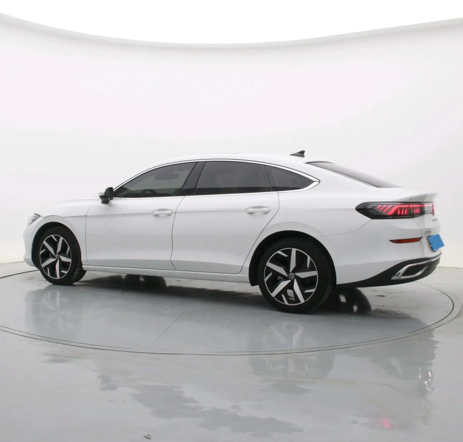 2024 VOLKSWAGEN LAMANDO thumbnail 3