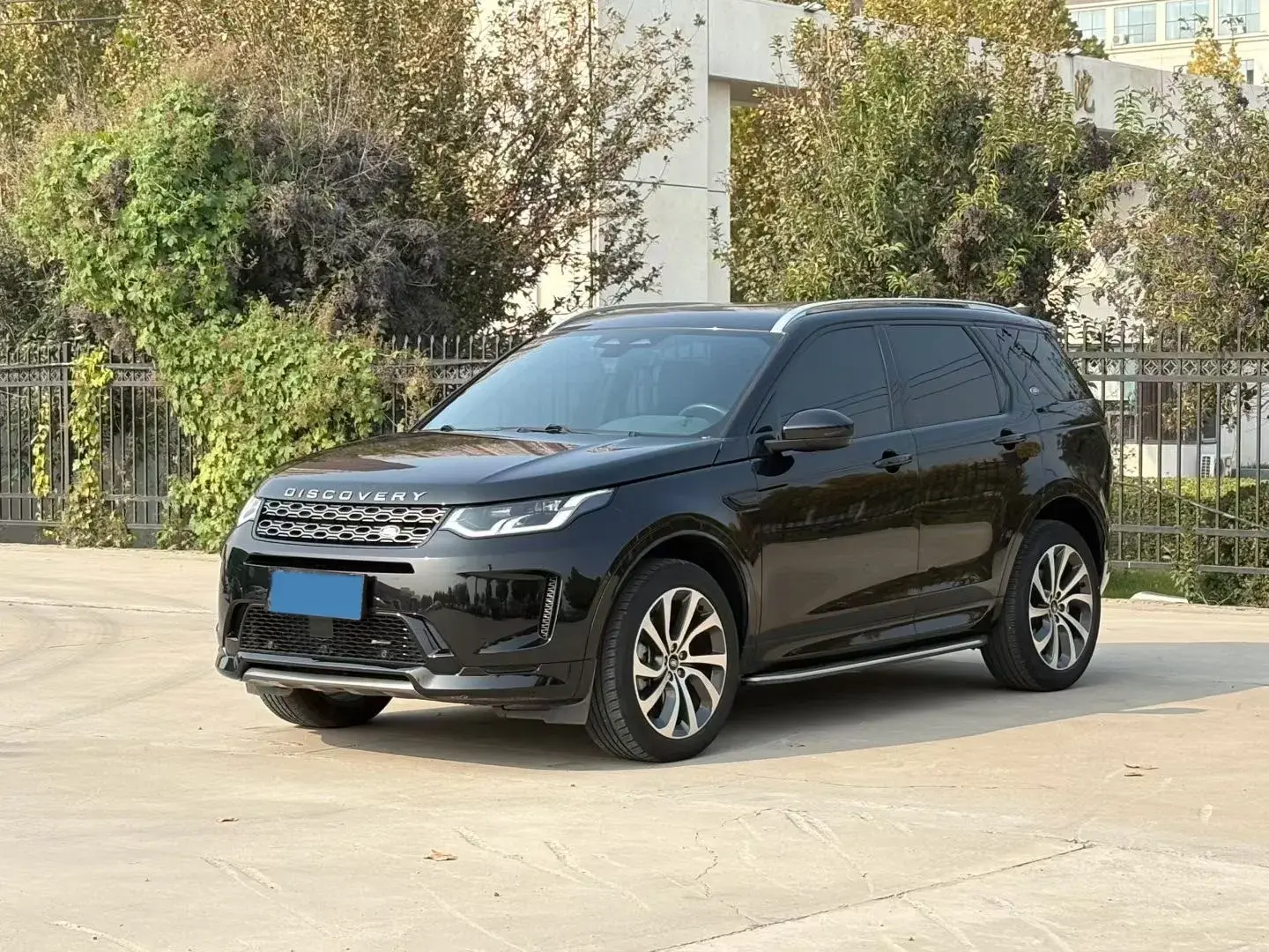 2022 LAND ROVER view 1