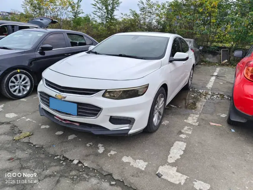2018 CHEVROLET MALIBU view 1