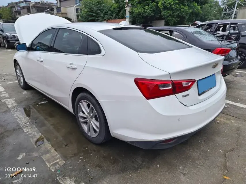 2018 CHEVROLET MALIBU thumbnail 4