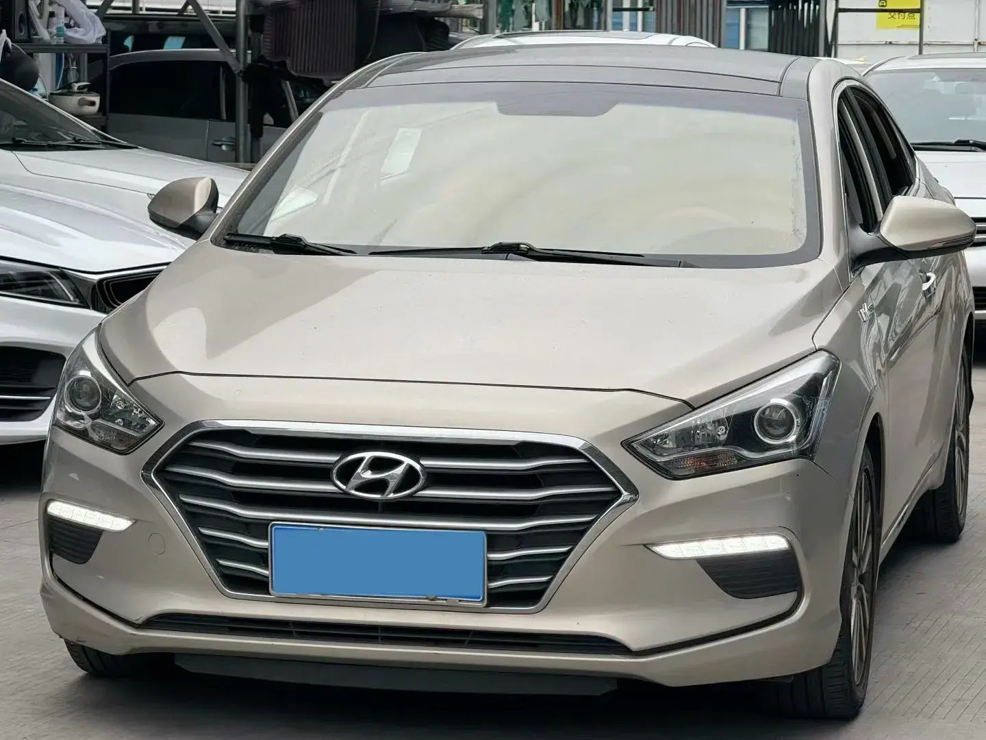 2017 HYUNDAI MISTRA view 1