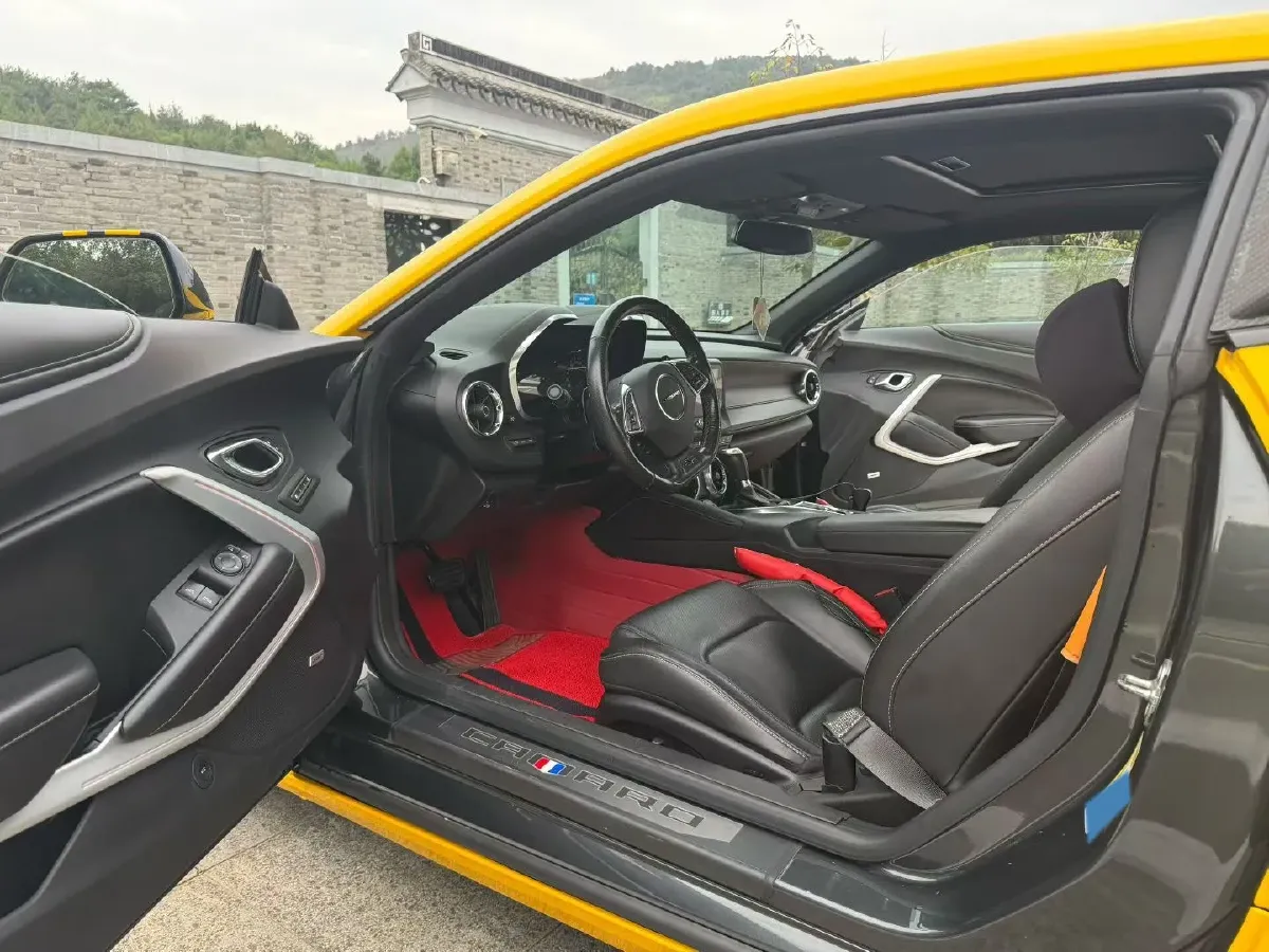 2017 Chevrolet Camaro 2.0T 275HP L4 8AT,autocango,china used car exporter,china ev exporter,chinese used car exporter,chinese used ev exporter