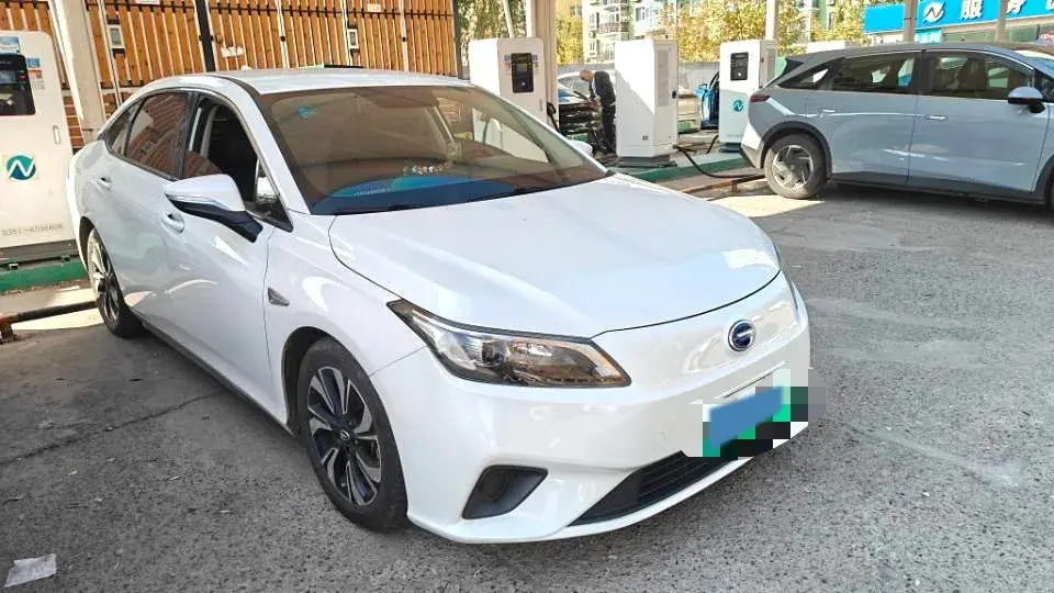 2019 AION S thumbnail 3