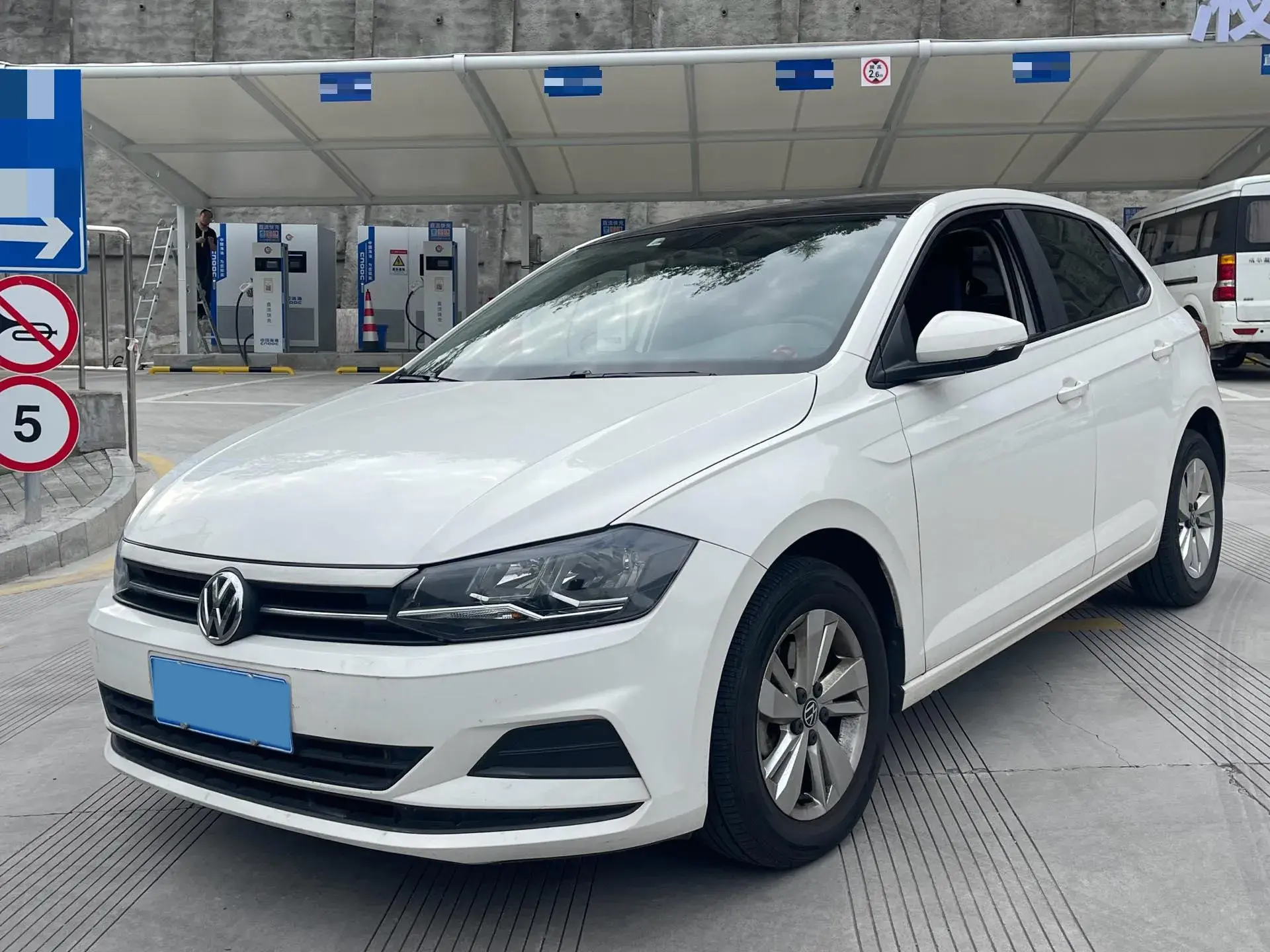 2021 VOLKSWAGEN POLO view 1