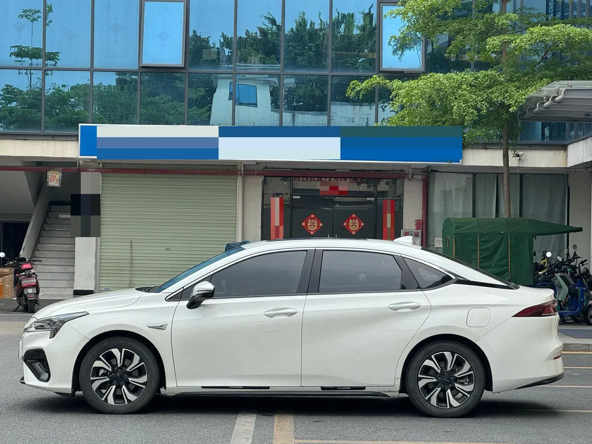 2020 AION S thumbnail 3