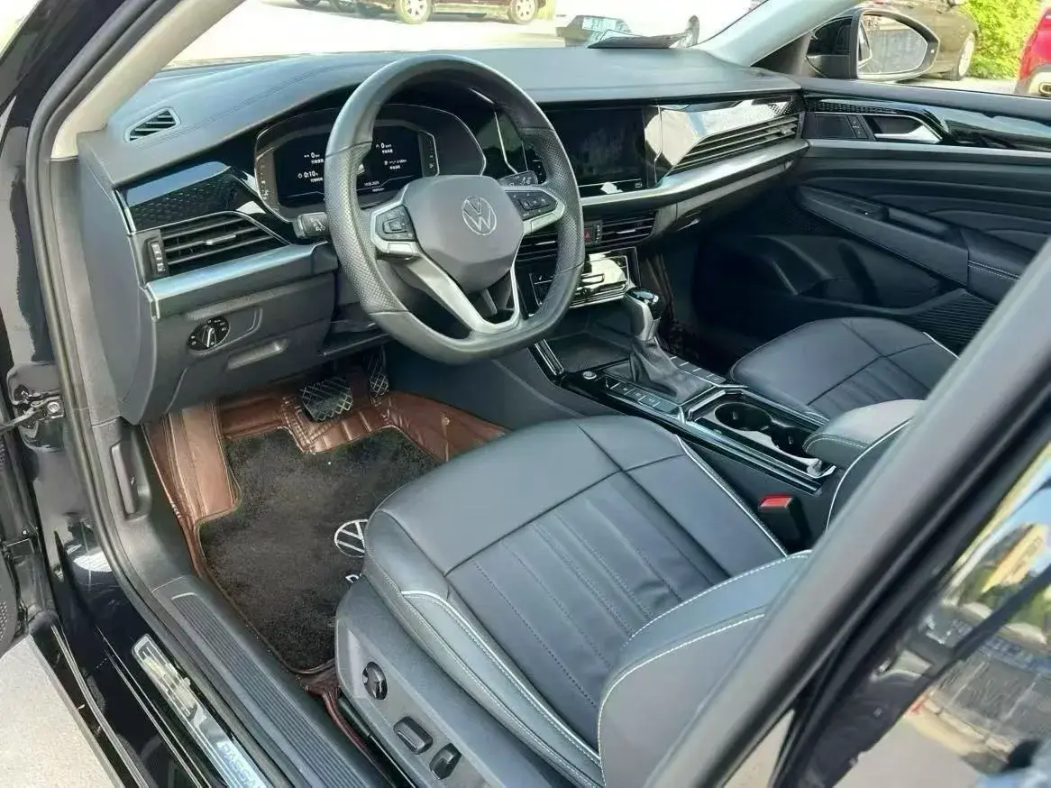 2022 VOLKSWAGEN PASSAT thumbnail 4