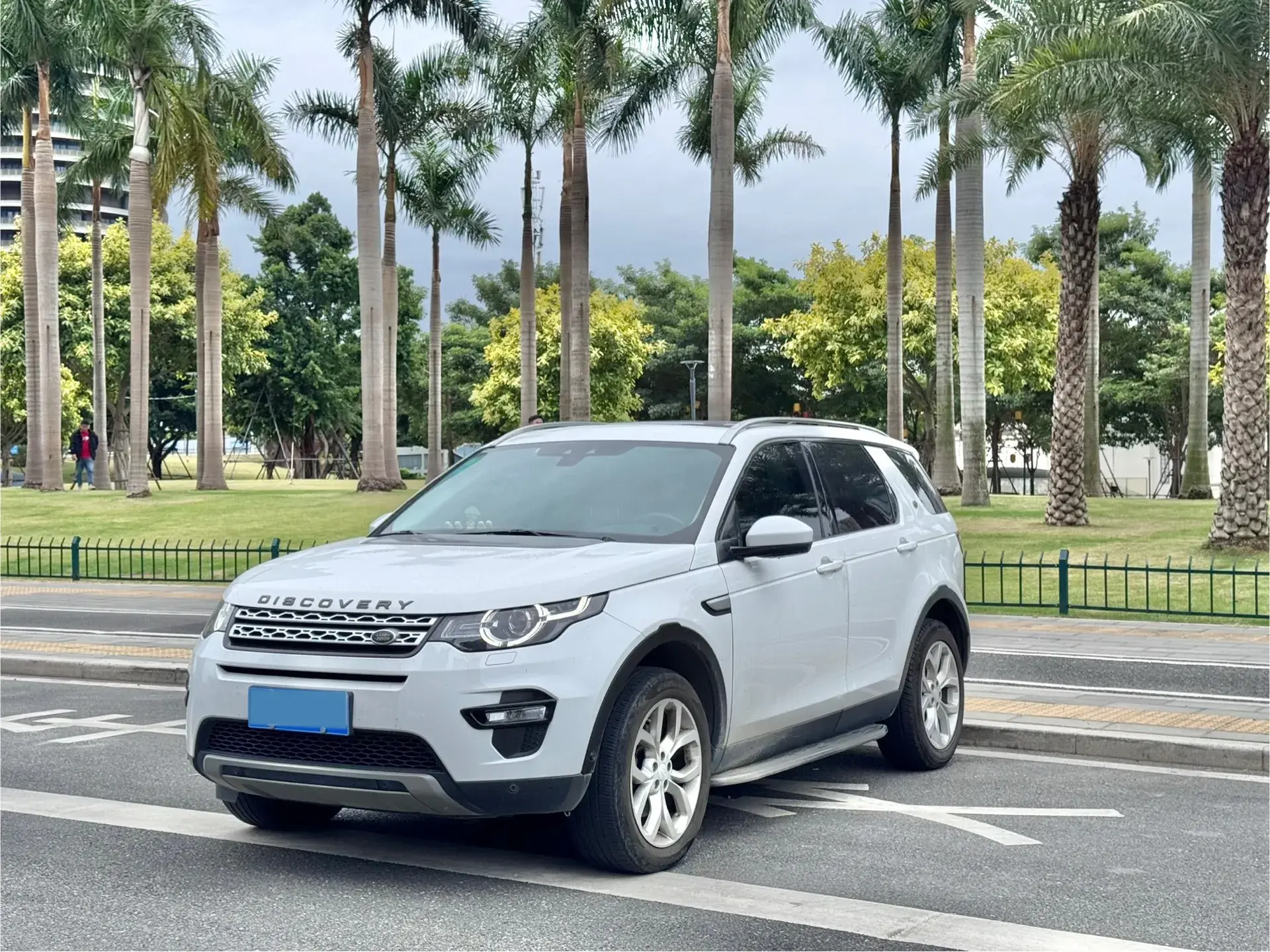 2018 LAND ROVER view 1