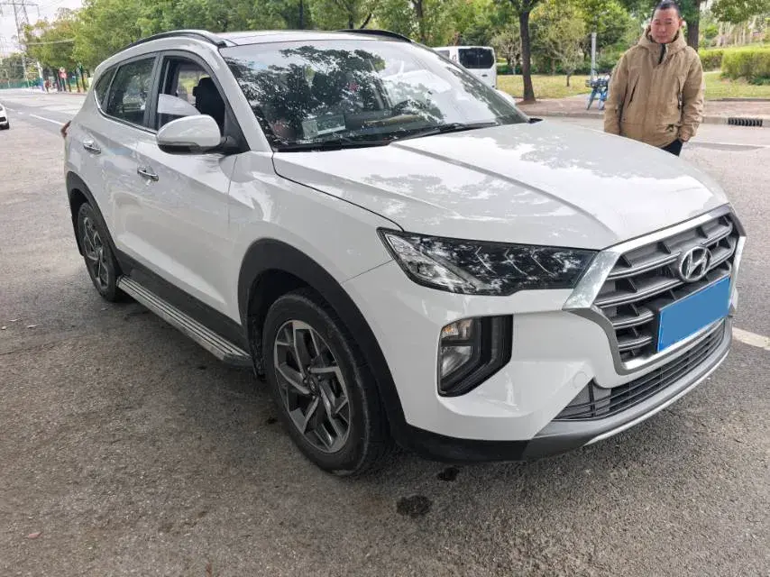2019 HYUNDAI TUCSON thumbnail 2