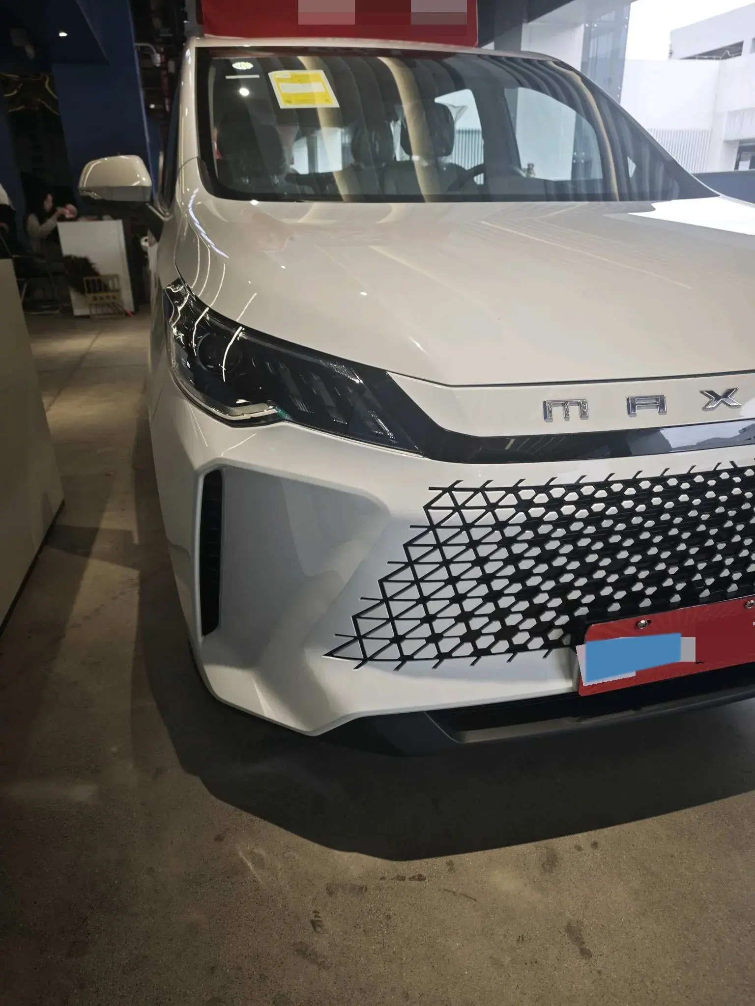 2024 MAXUS G50 thumbnail 3