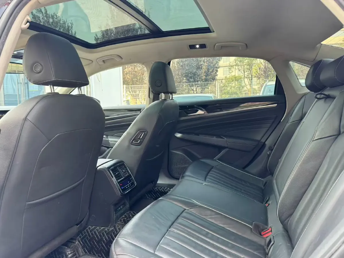 2023 Volkswagen Passat 2.0T 186HP L4 7DCT,autocango,china used car exporter,china ev exporter,chinese used car exporter,chinese used ev exporter