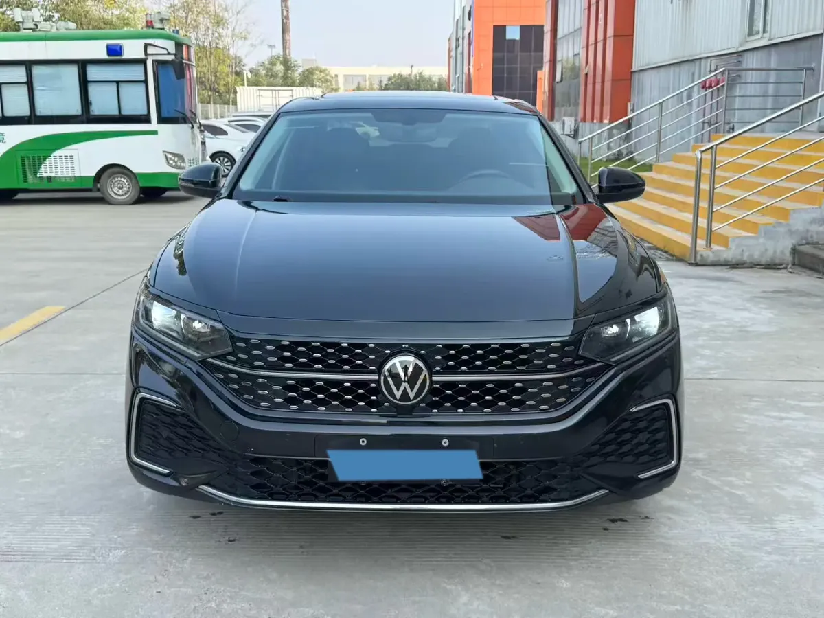 2023 Volkswagen Passat 2.0T 186HP L4 7DCT,autocango,china used car exporter,china ev exporter,chinese used car exporter,chinese used ev exporter